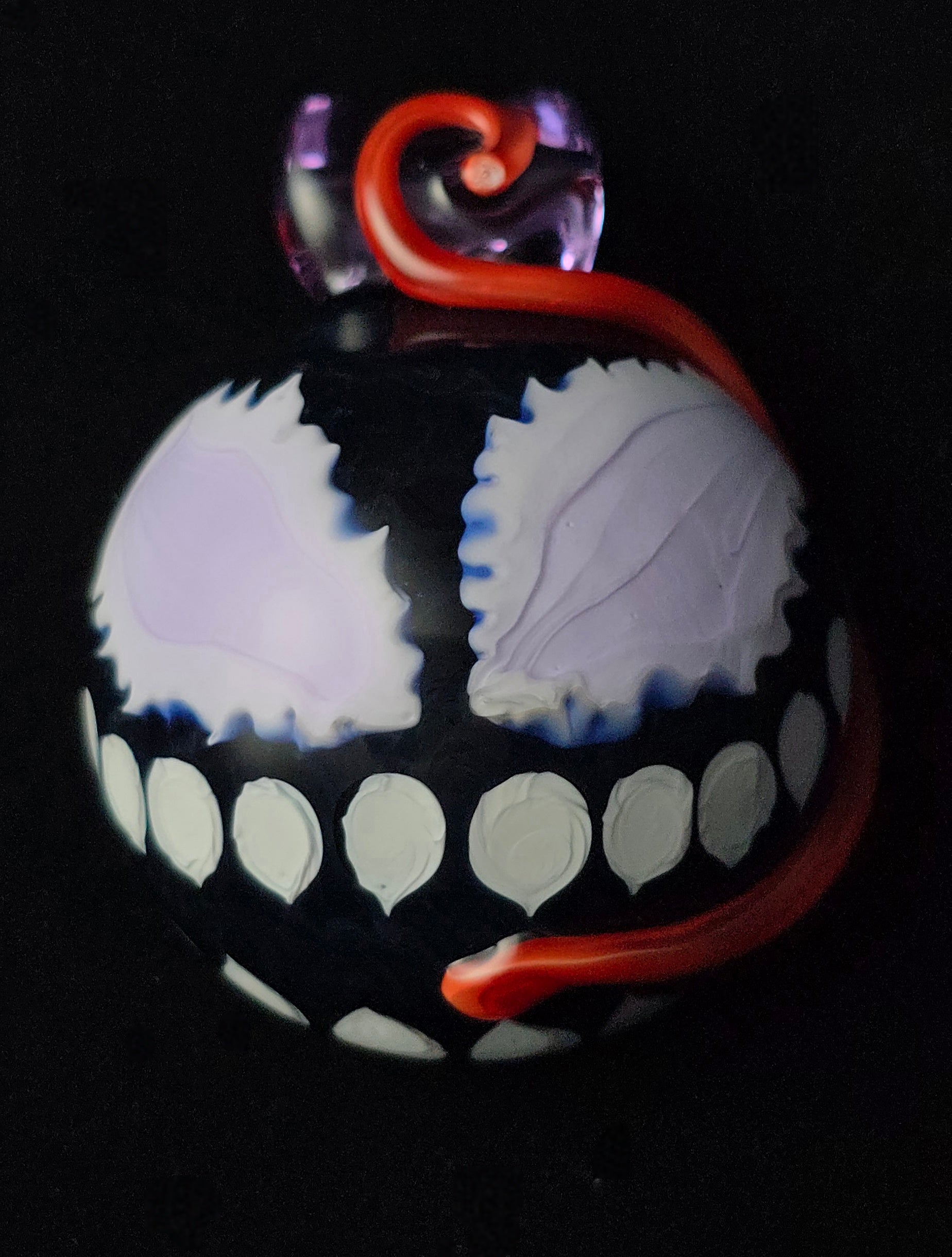 2.2 x 1.78 Alien Pendant - Eve Bodovsky
